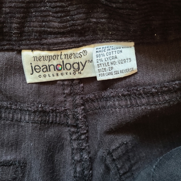 🦩 3/$30 Vintage Newport News Jeanology Black Corduroys - size 2P - Picture 2 of 3